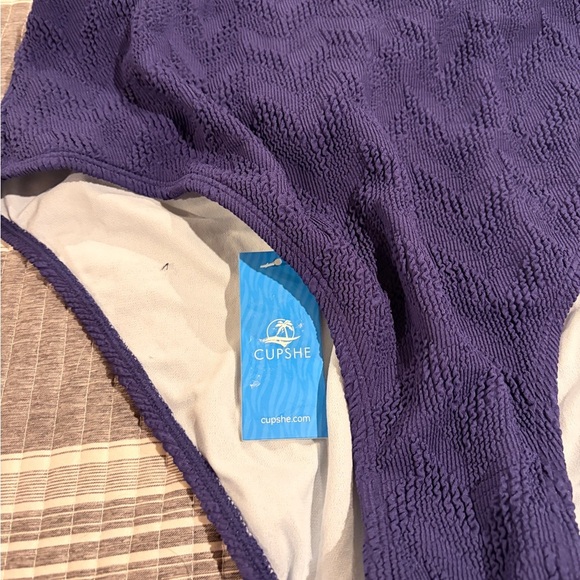 Nwt Cupshe One Piece Strappy back Swimsuit in Navy Blue Size XL - Picture 4 of 7